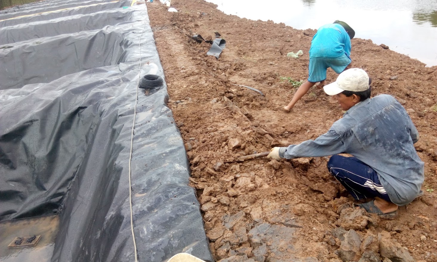 Chuẩn bị mặt bằng trước khi lót bạt